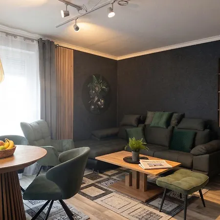 Apartment Goldblatt-apart, Im Zentrum Von *